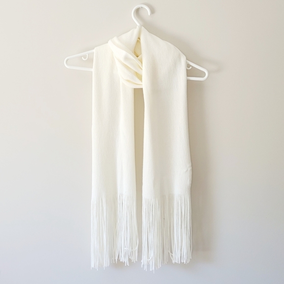 Delicate White Scarf - Picture 1 of 3